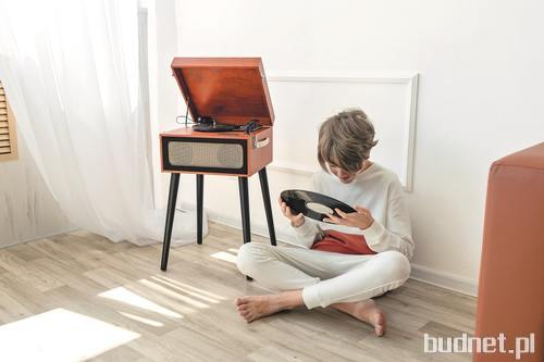   Oczyszczająca moc wnętrz w bieli (inf. prasowa) Odebrane   Kinga Szkutnik Załączniki 5 gru 2025, 11:43 (2 dni temu) do Kinga  Szanowni Państwo,   Zatopione w bieli wnętrza mają moc swobodnego kształtowania przestrzeni, zachwycając pięknem i bezpretensjo